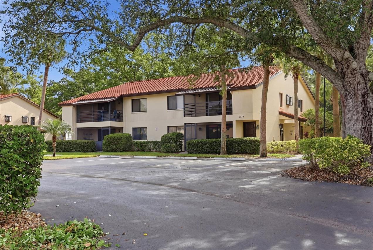 5765 Gardens Dr., Sarasota, FL 34243