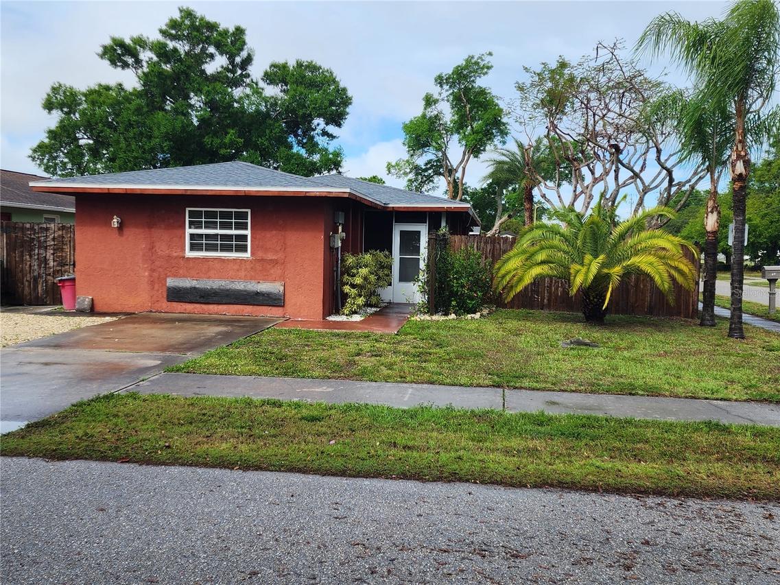3050 8th St., Sarasota, FL 34237