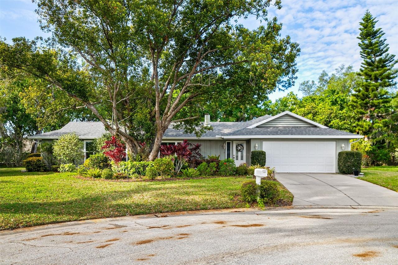 5102 Estates Cir., Sarasota, FL 34243