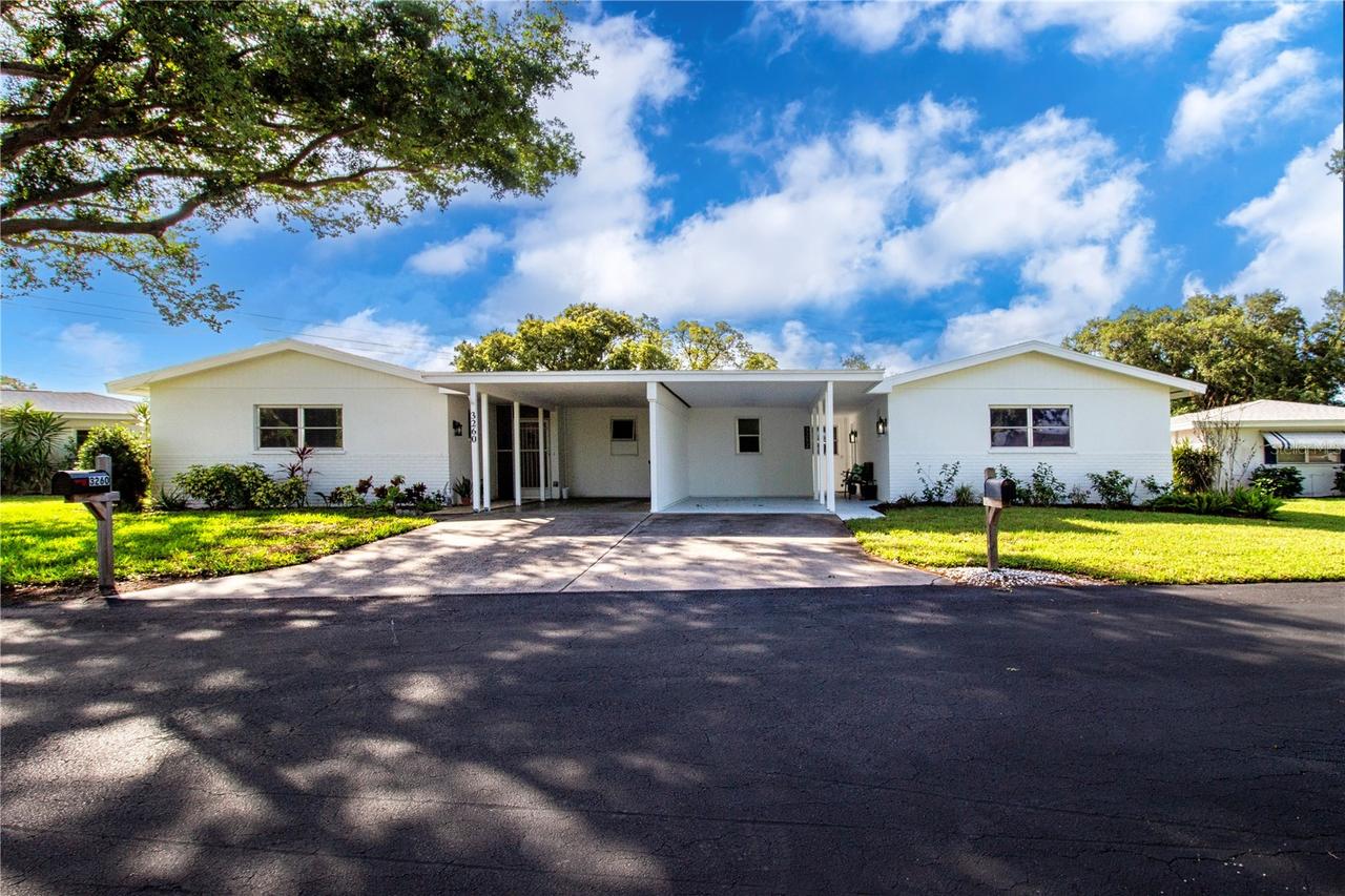 3252 Westford Ln. #122, Sarasota, FL 34231