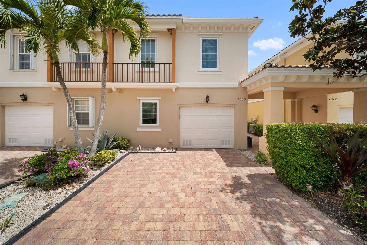 7668 Bergamo Ave., Sarasota, FL 34238