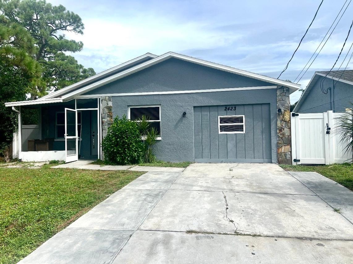 2423 23rd St., Sarasota, FL 34234
