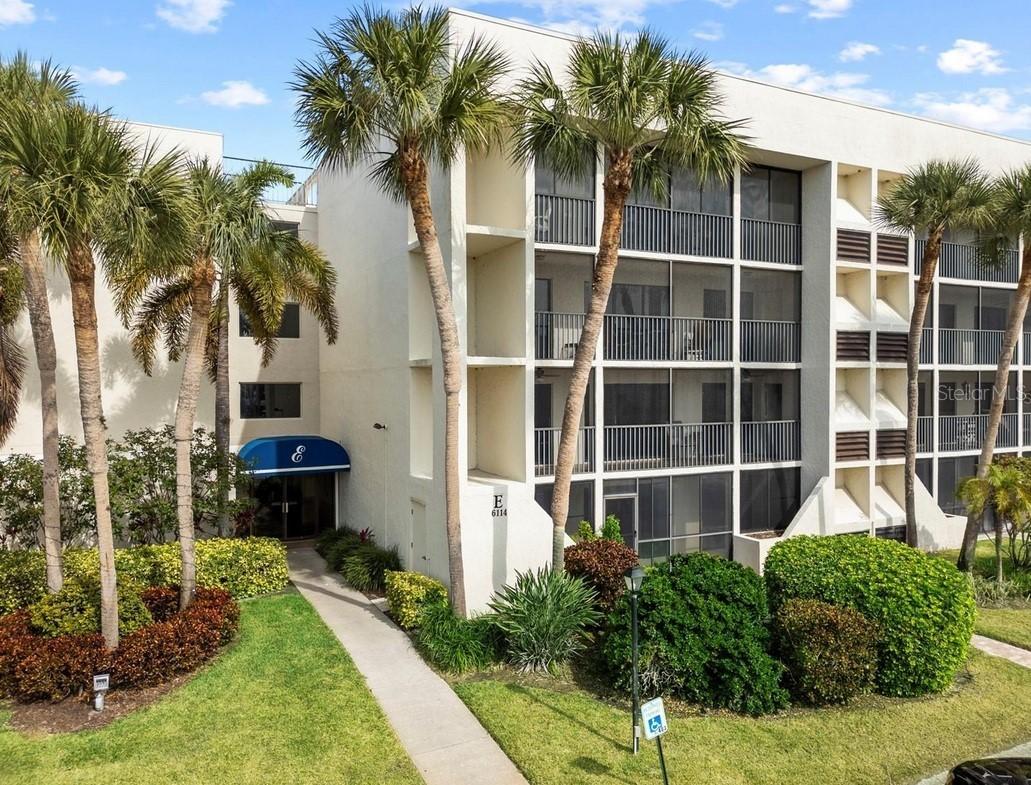 6114 43rd St. #104E, Bradenton, FL 34210
