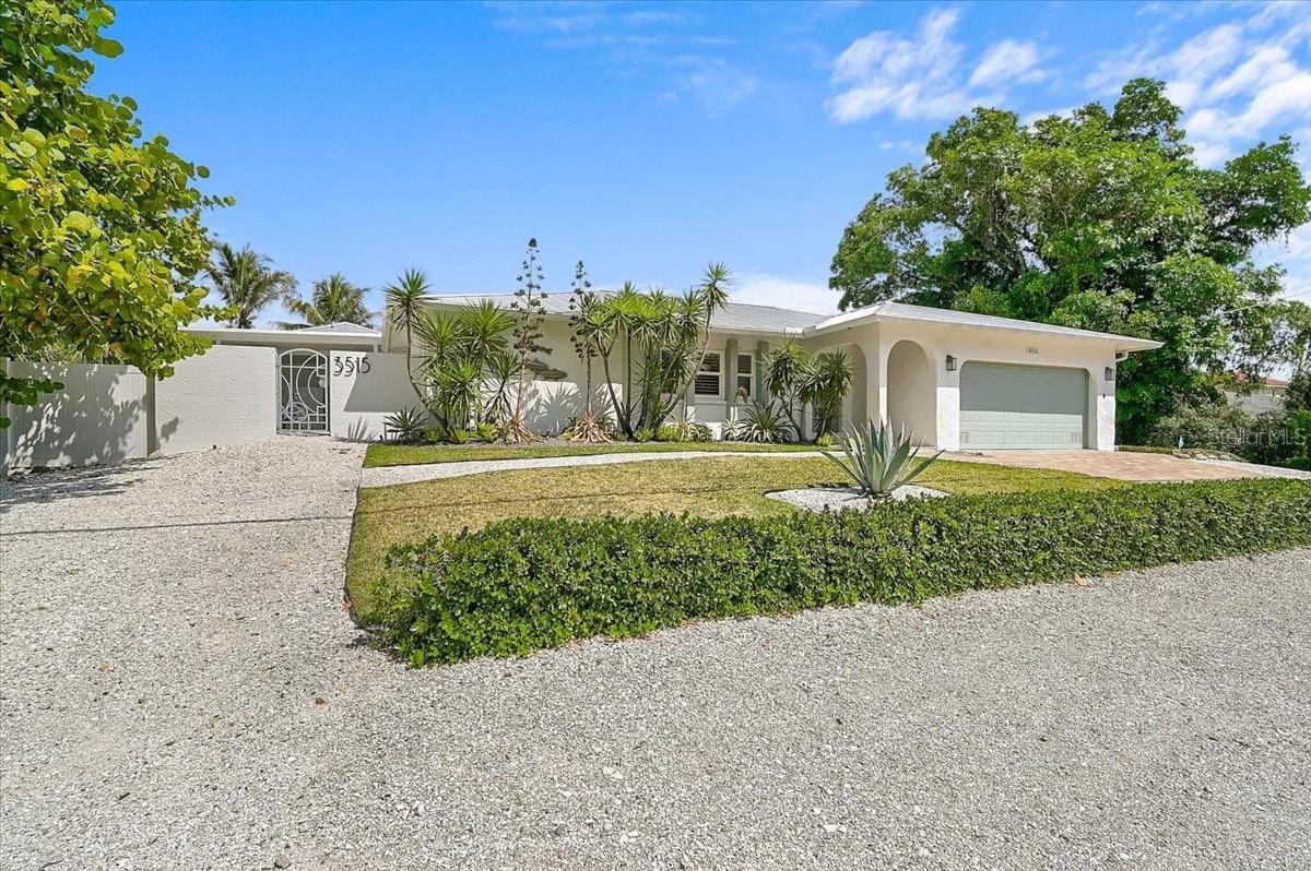 3515 La Paloma Ave., Sarasota, FL 34242