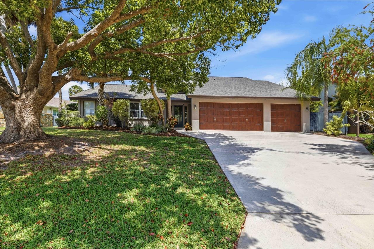 3953 Prairie Dunes Dr., Sarasota, FL 34238