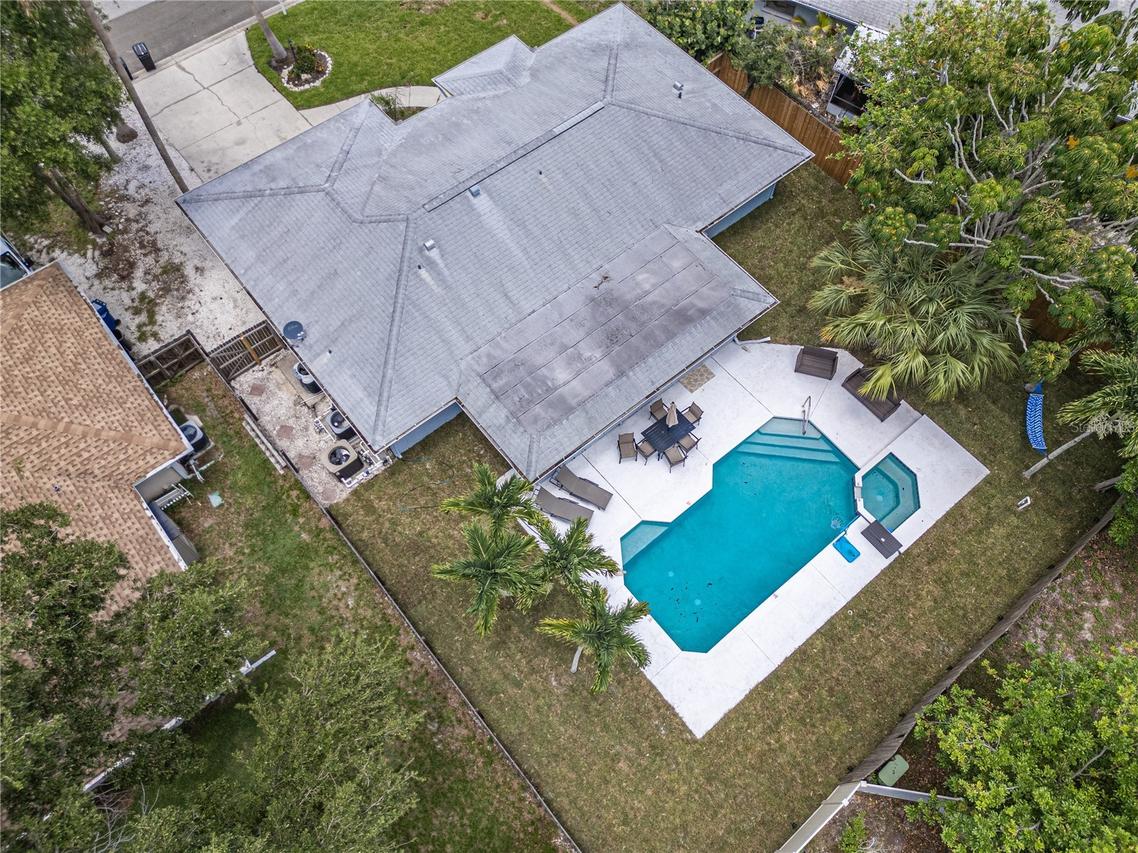 7203 14th Ave., Bradenton, FL 34209