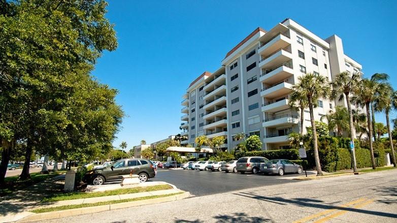 1400 Barcarrota Blvd. #201, Bradenton, FL 34205