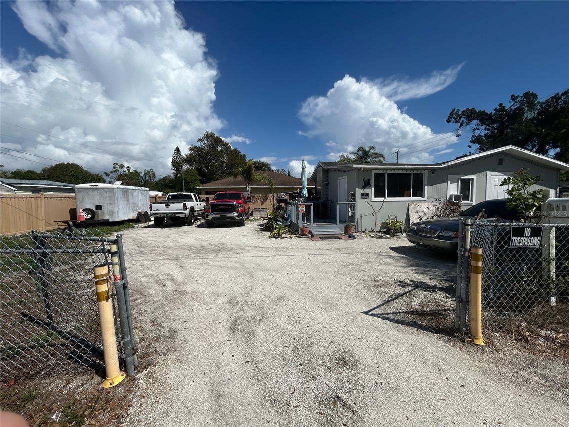 2411 6th St., Bradenton, FL 34208