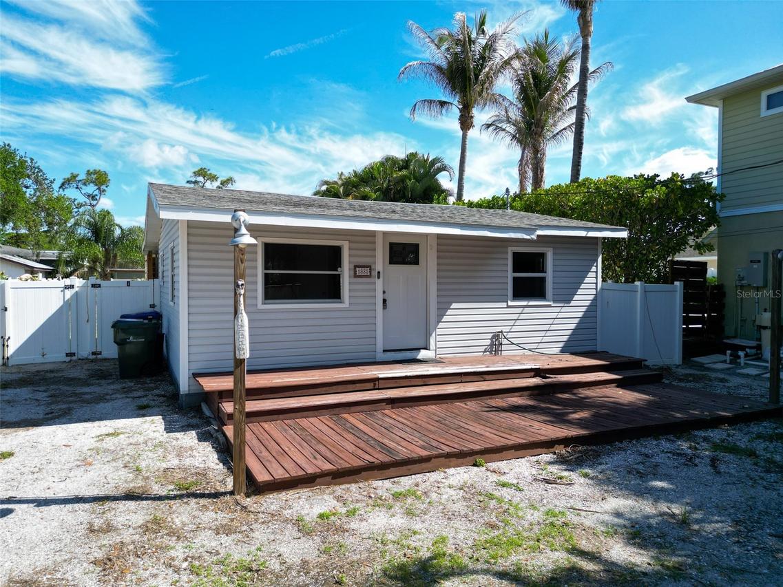 1885 Vamo Way, Sarasota, FL 34231