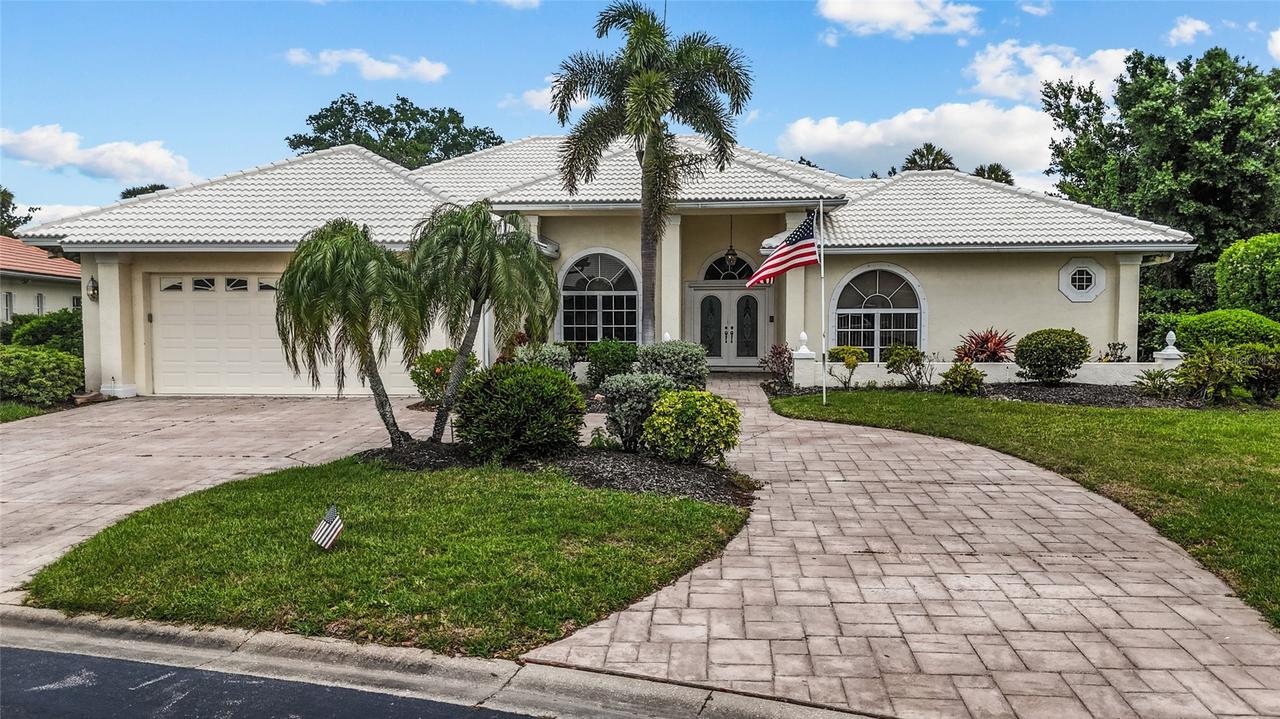832 Carnoustie Dr., Venice, FL 34293