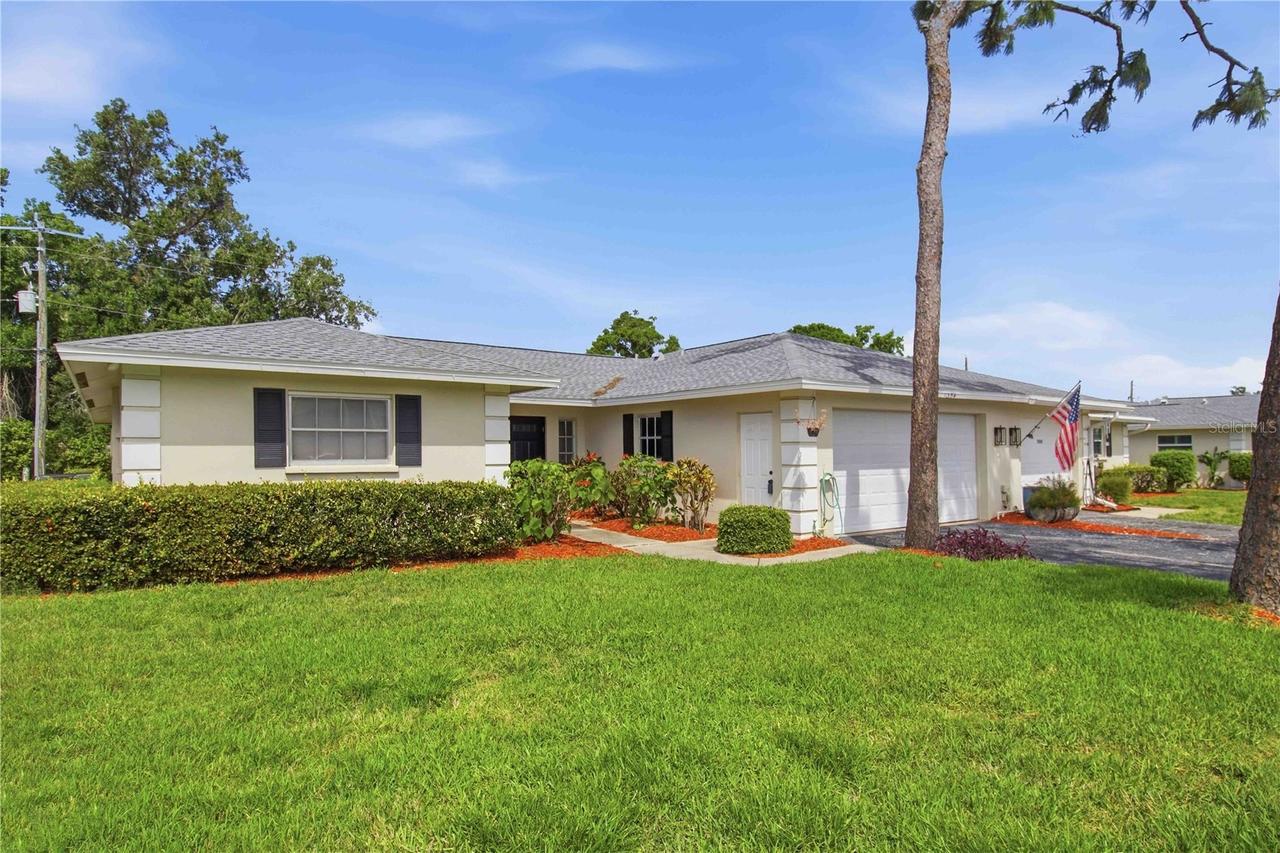 7354 W Country Club Dr., Sarasota, FL 34243
