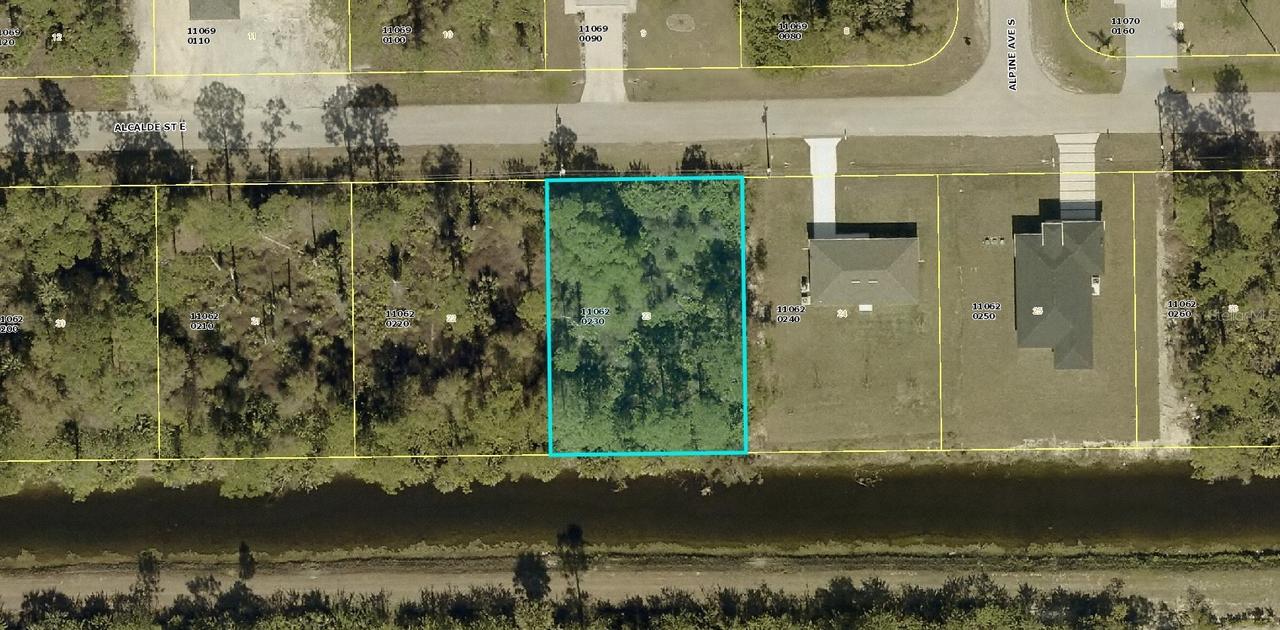 928 Alcalde St., Lehigh Acres, FL 33974