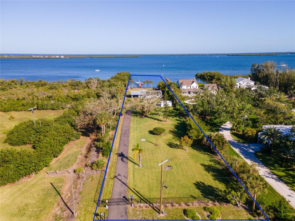 2101 27th Avenue Blvd., Palmetto, FL 34221