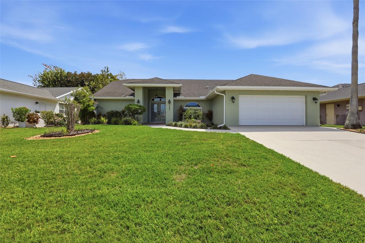 5207 86th Street Ct., Bradenton, FL 34210