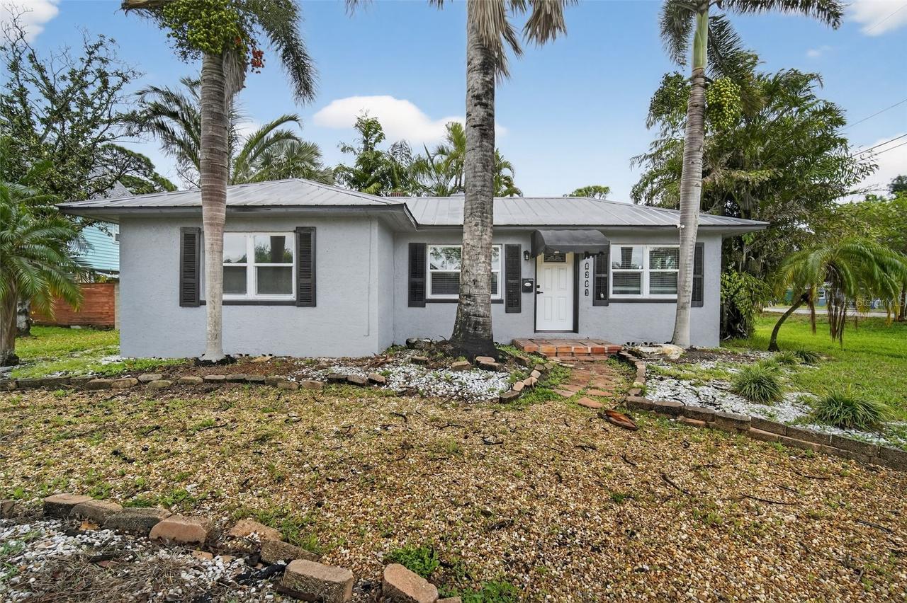 8301 Riverside Dr., St Petersburg, FL 33702