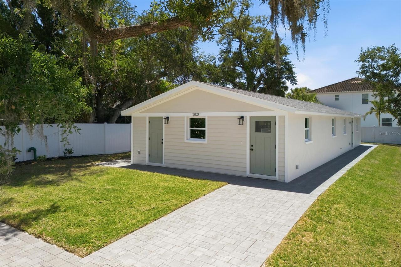 1802 Robinhood St., Sarasota, FL 34231