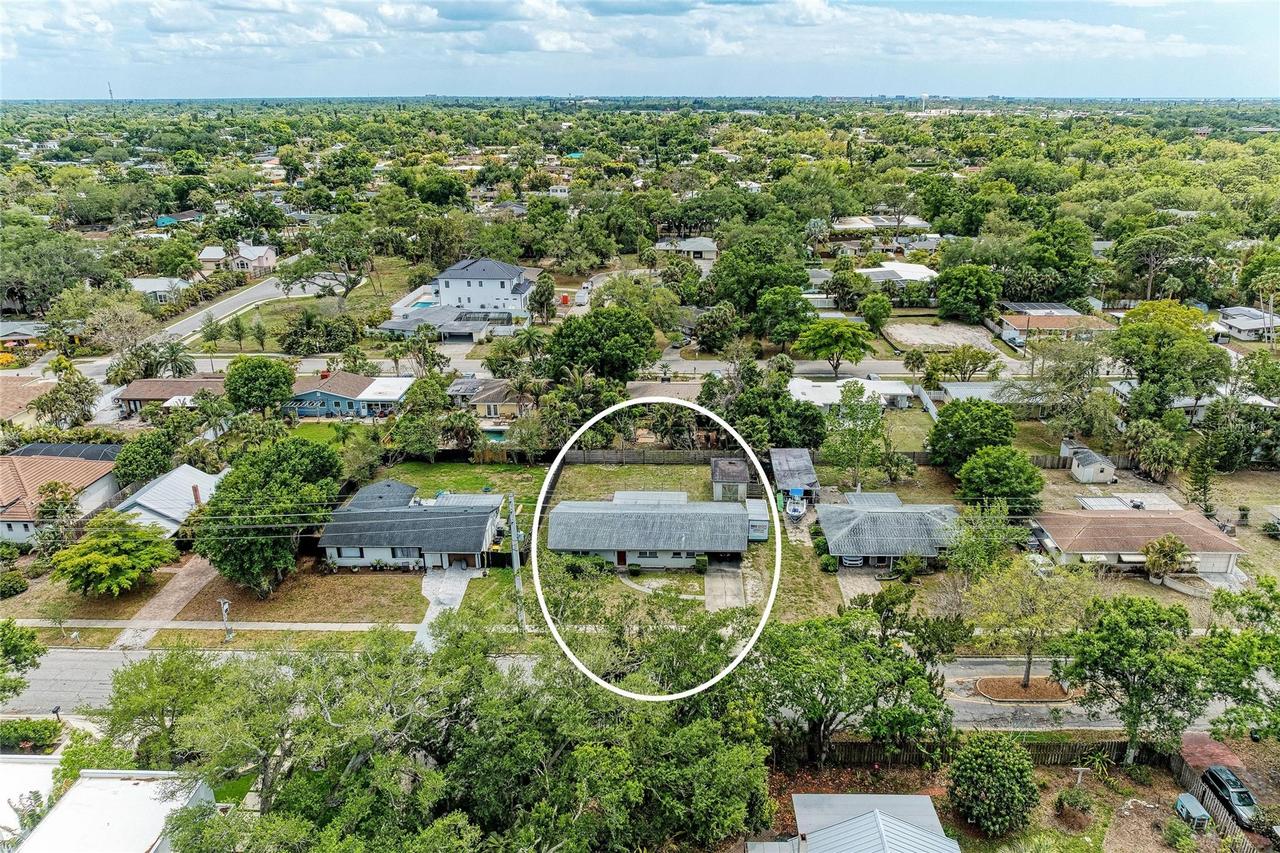 2286 Hyde Park St., Sarasota, FL 34239