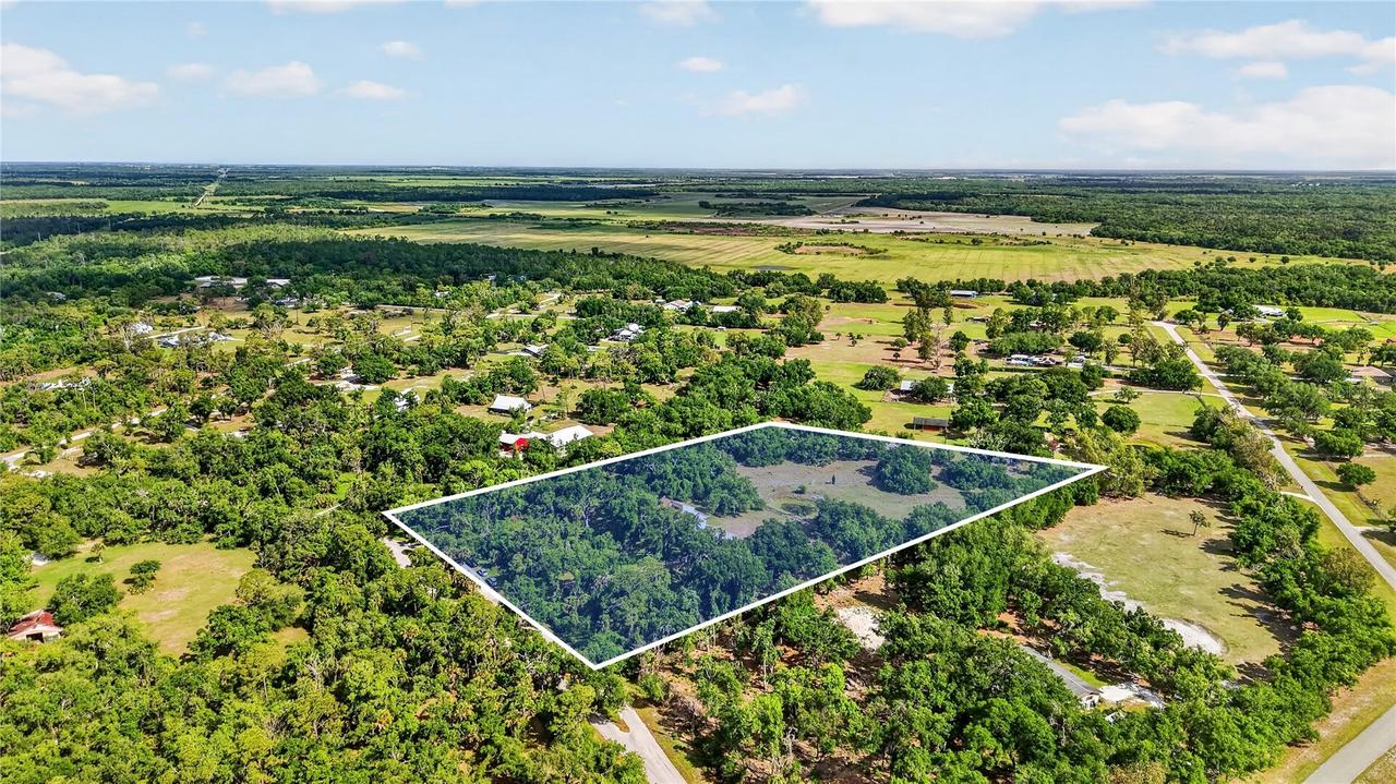 5330 Myakka Valley Tr., Sarasota, FL 34241