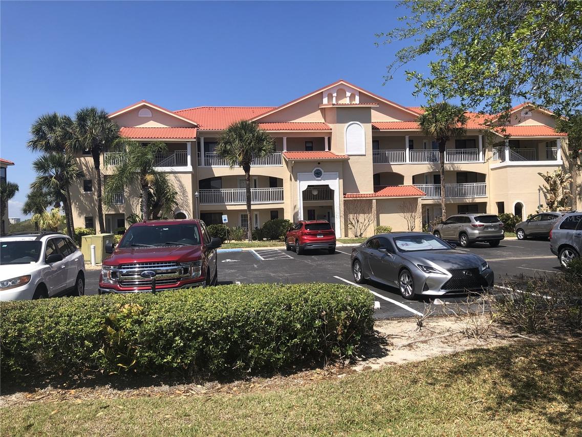 462 Bouchelle Dr. #201, New Smyrna Beach, FL 32169