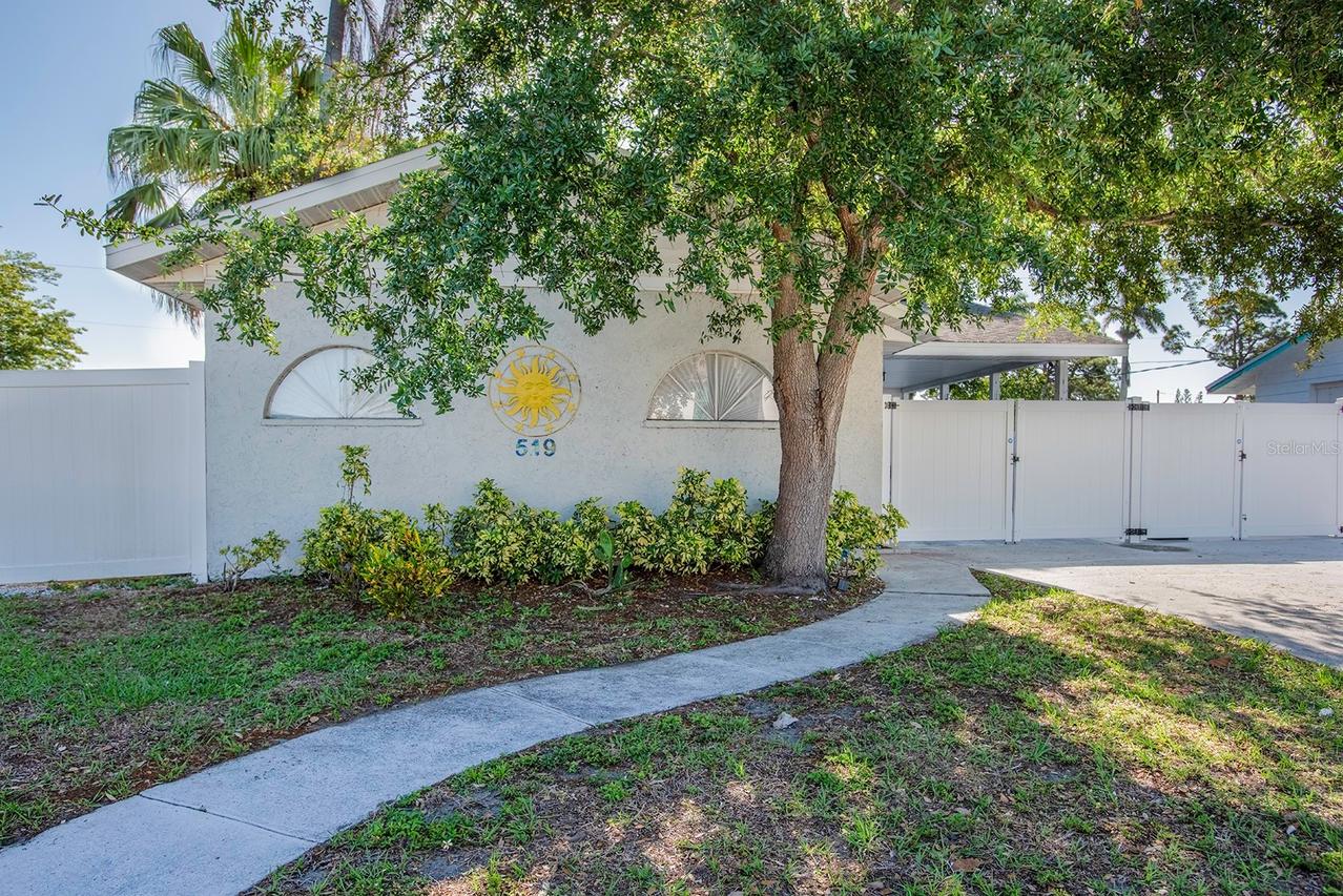 519 51st St., Bradenton, FL 34209
