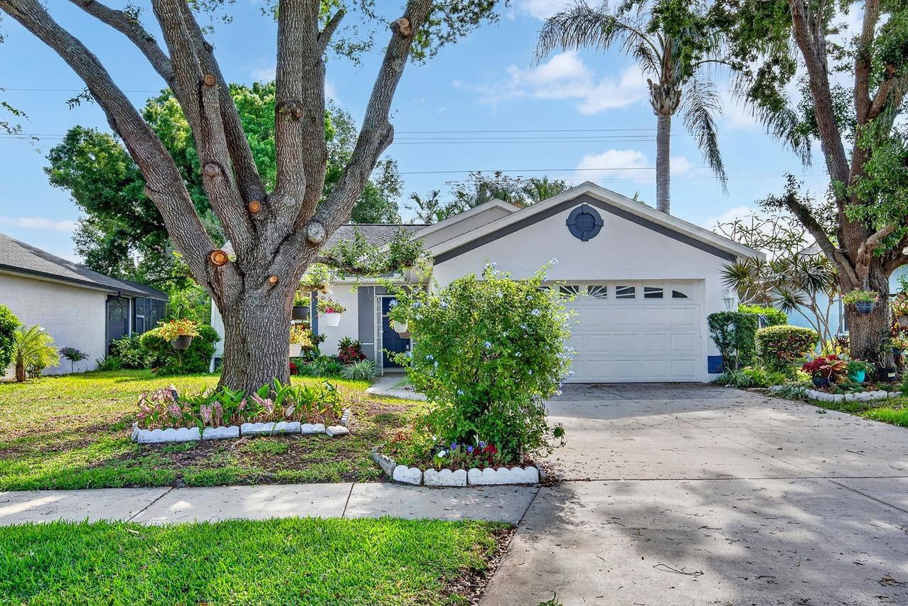 4913 72nd Ct., Bradenton, FL 34203