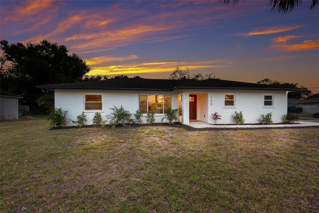 120 43rd St., Bradenton, FL 34209