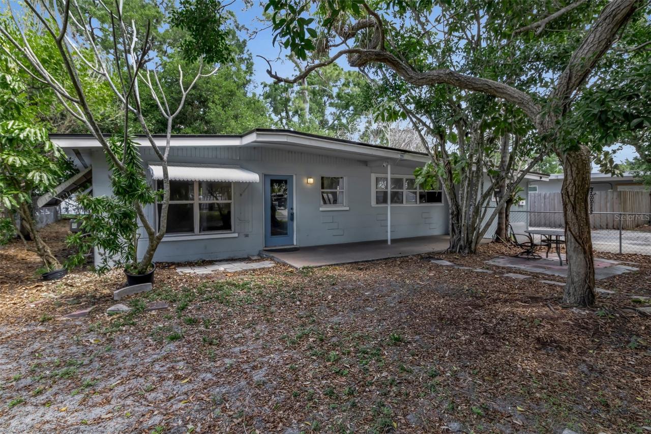 2317 2nd Ave., Bradenton, FL 34208