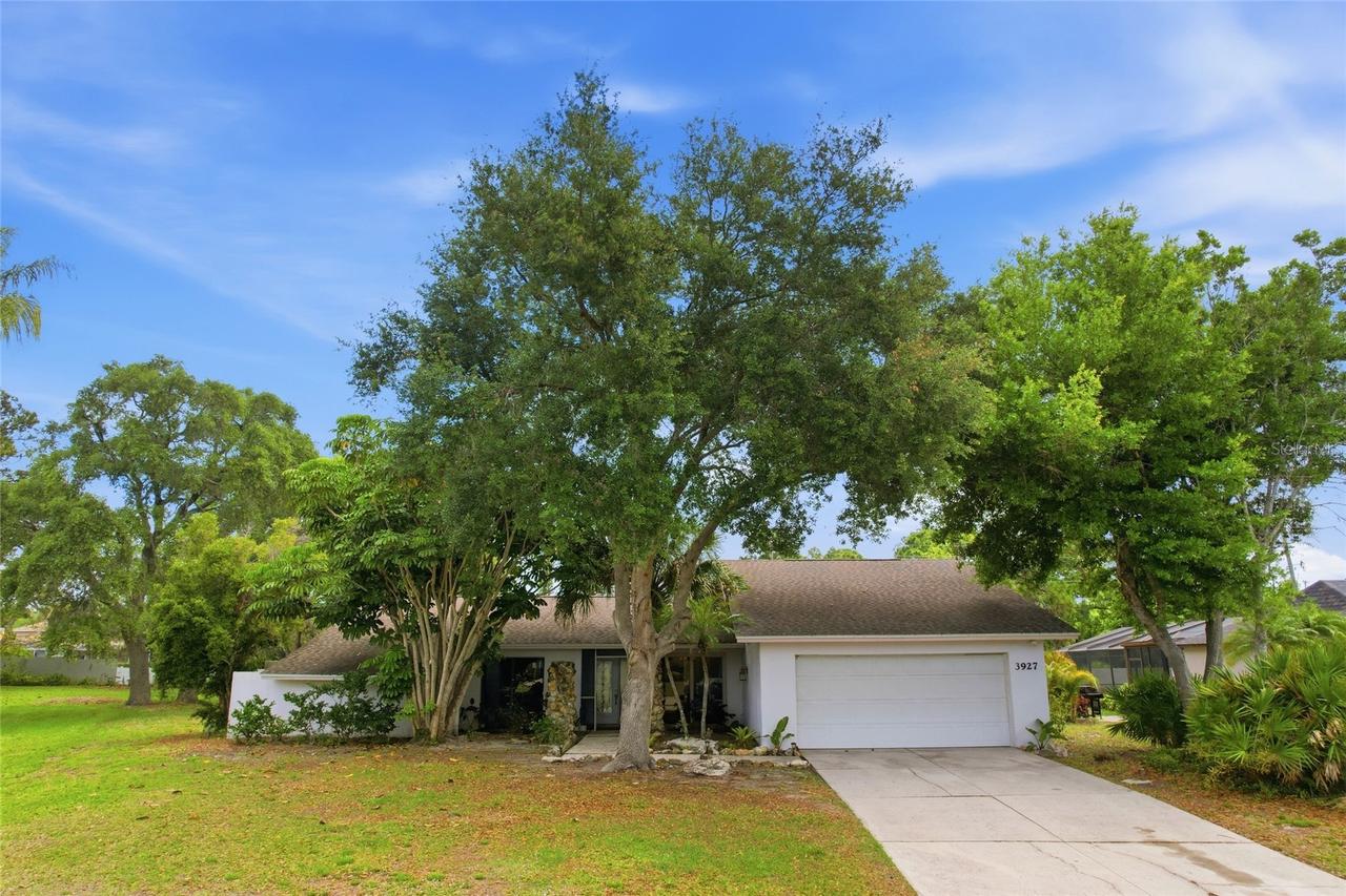 3927 Country View Ln., Sarasota, FL 34233