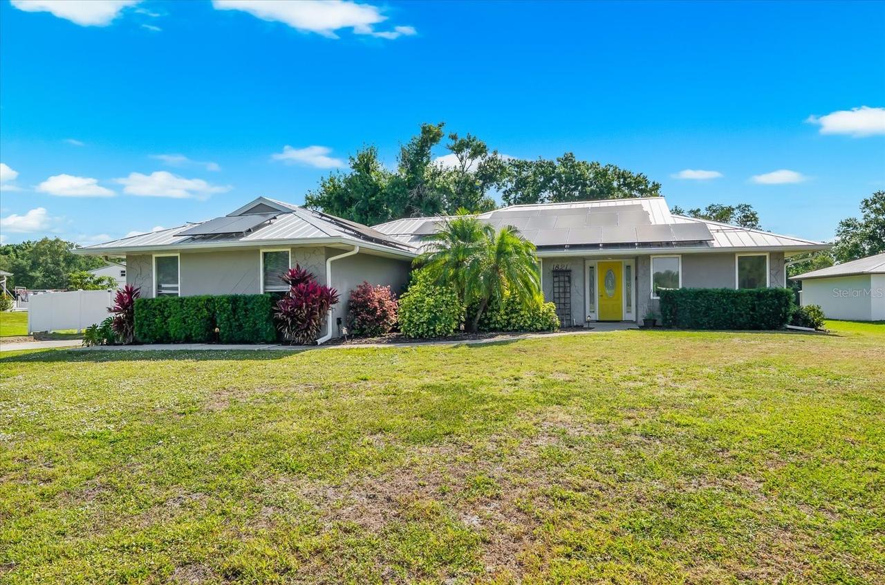 1821 Racimo Dr., Sarasota, FL 34240