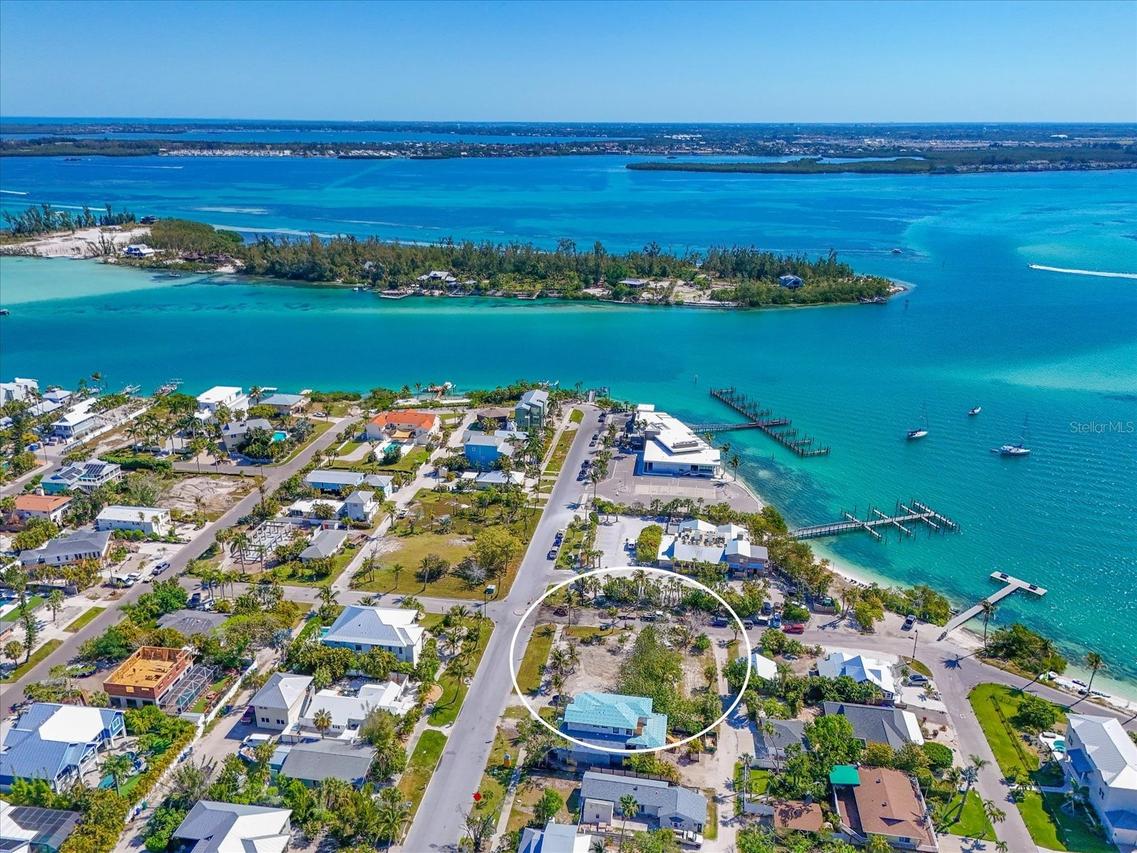 720 Broadway St., Longboat Key, FL 34228