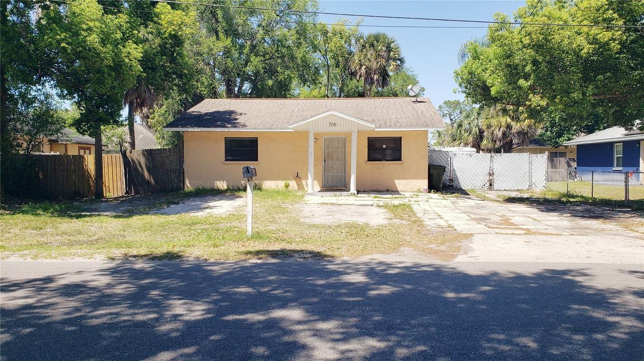 708 26th Ave., Bradenton, FL 34205