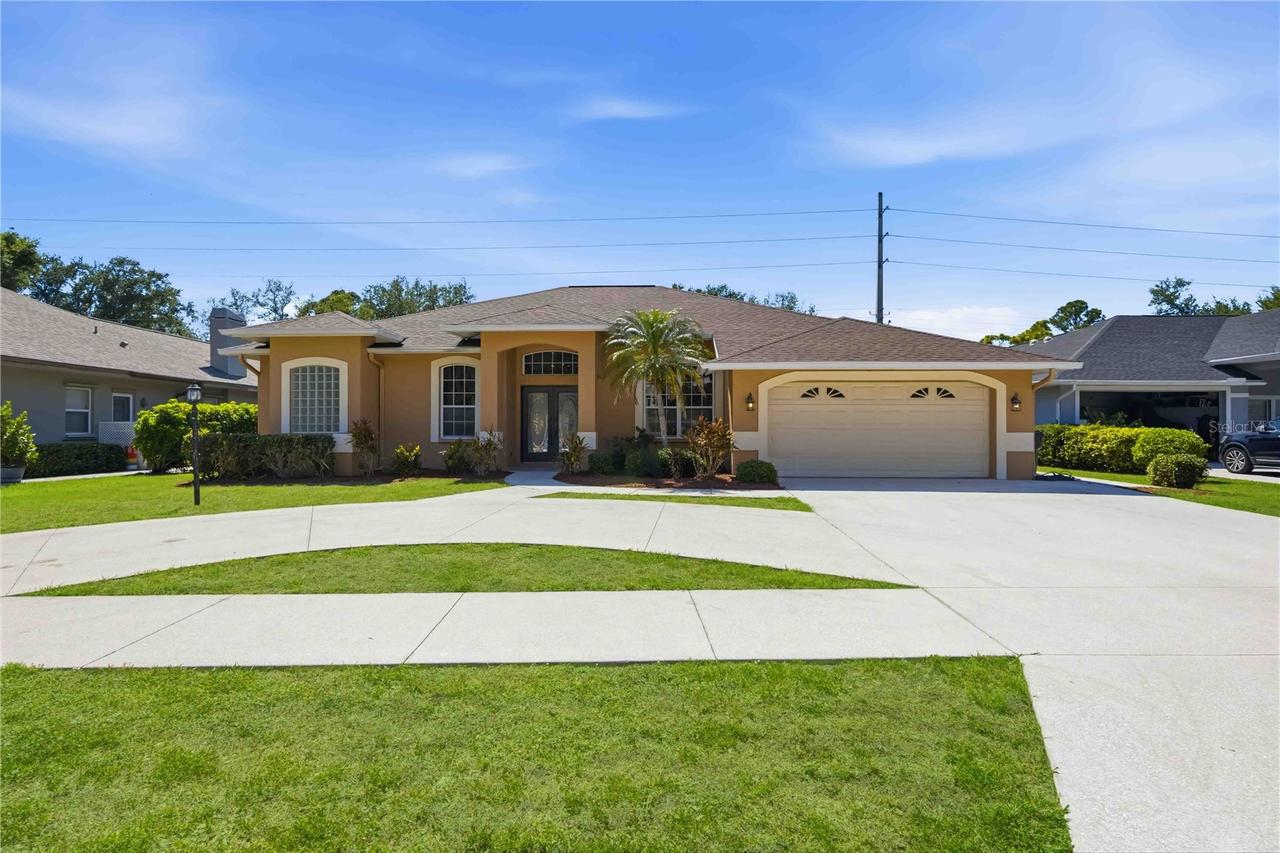 562 Oak Bay Dr., Osprey, FL 34229