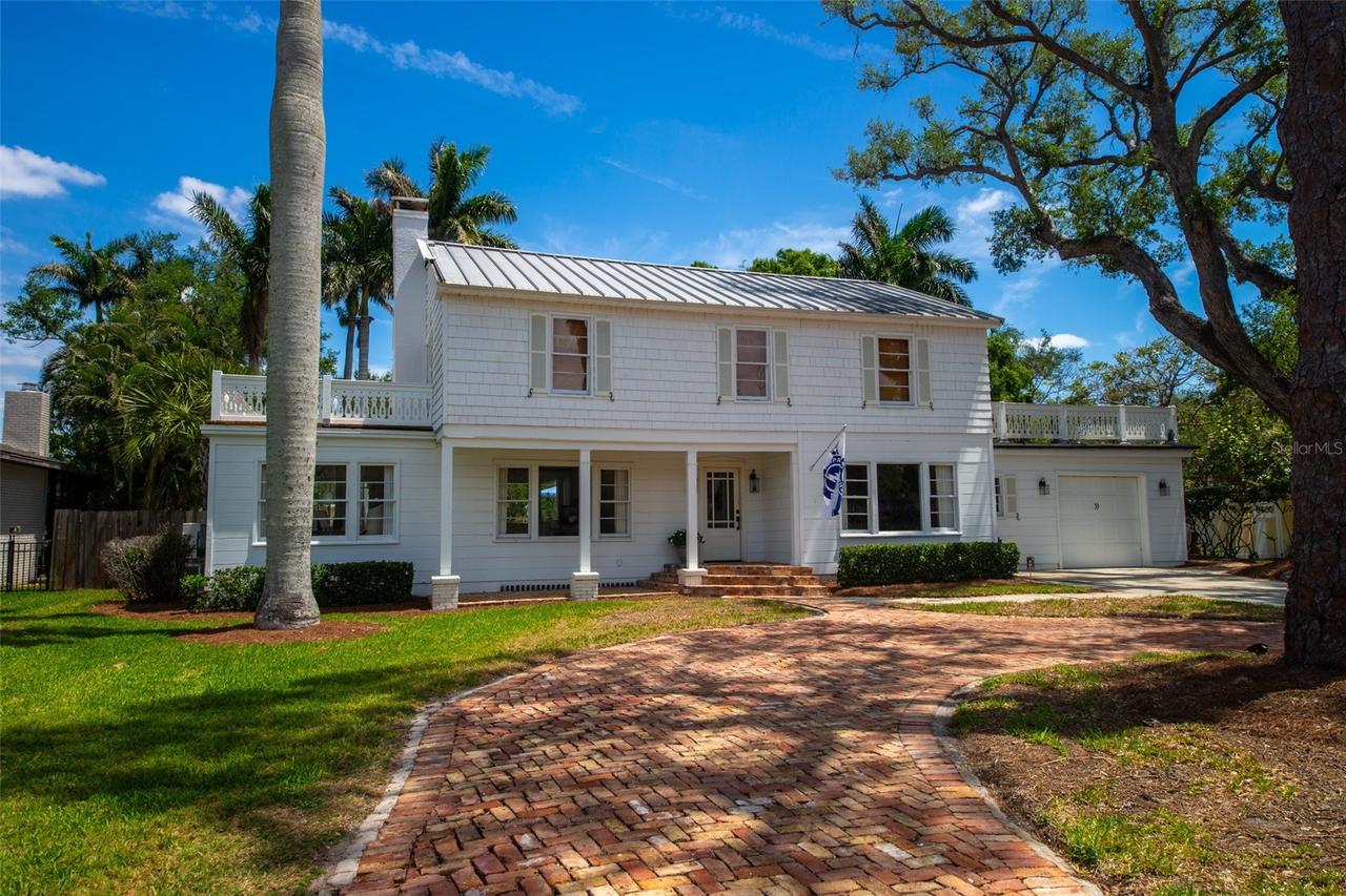 108 26th St., Bradenton, FL 34205