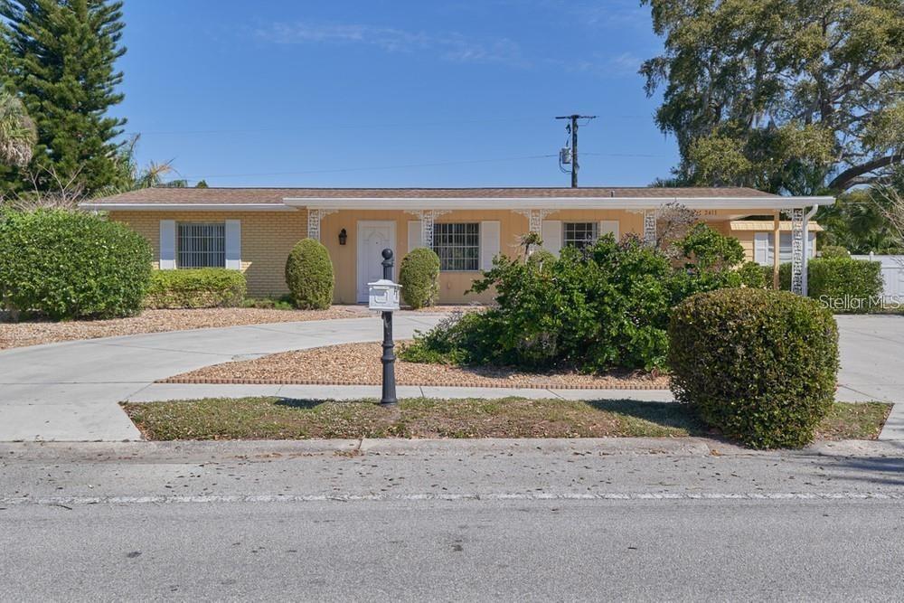 2411 Gulf Gate Dr., Sarasota, FL 34231