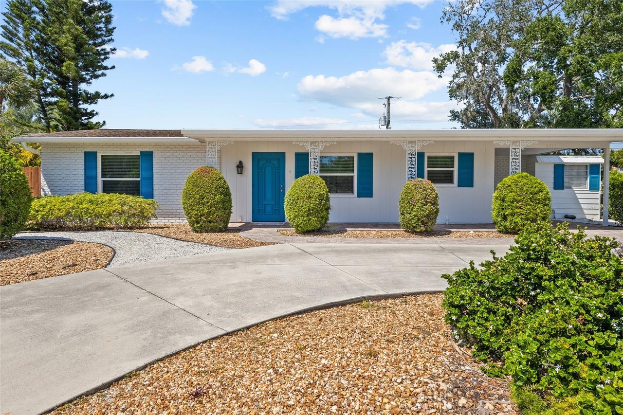 2411 Gulf Gate Dr., Sarasota, FL 34231