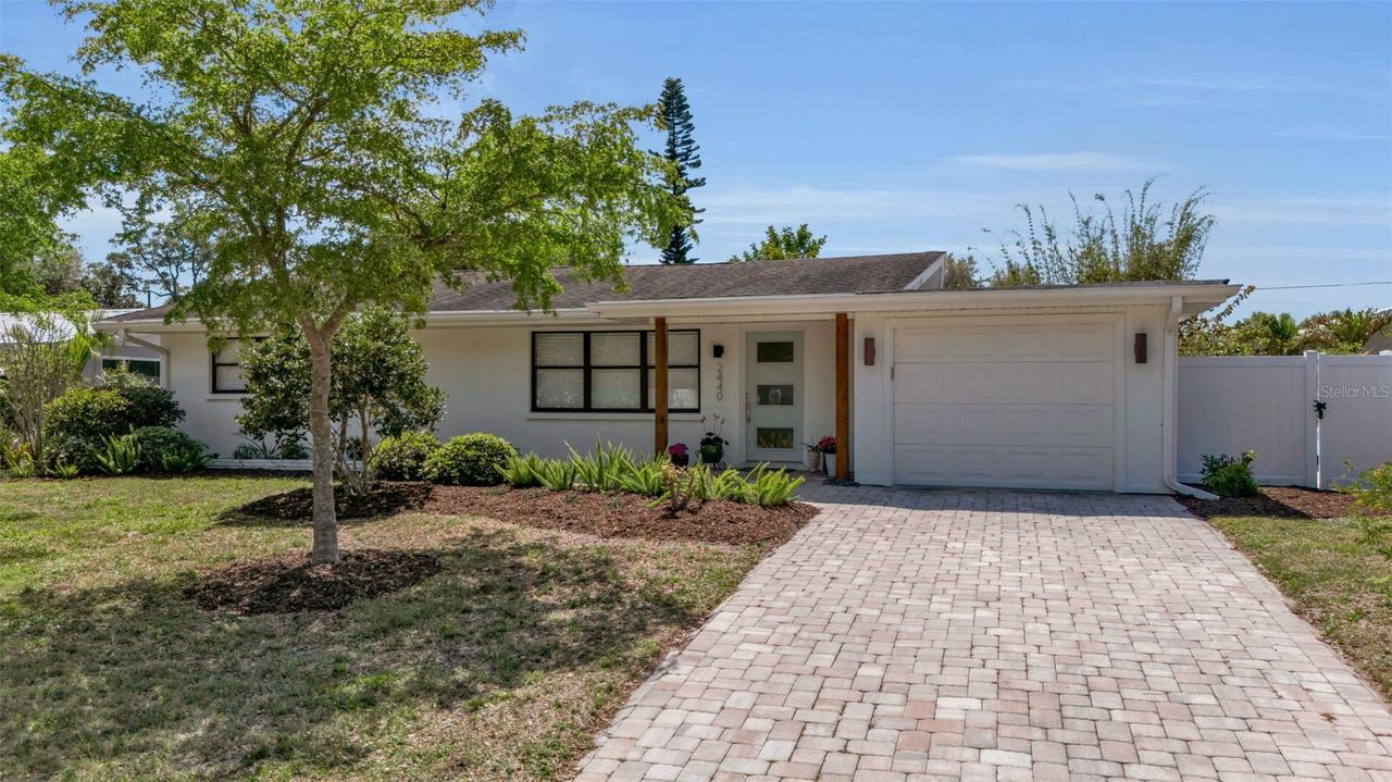 2440 Valencia Dr., Sarasota, FL 34239
