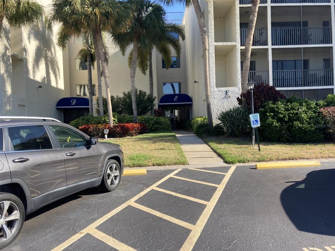 6114 43rd St. #103E, Bradenton, FL 34210