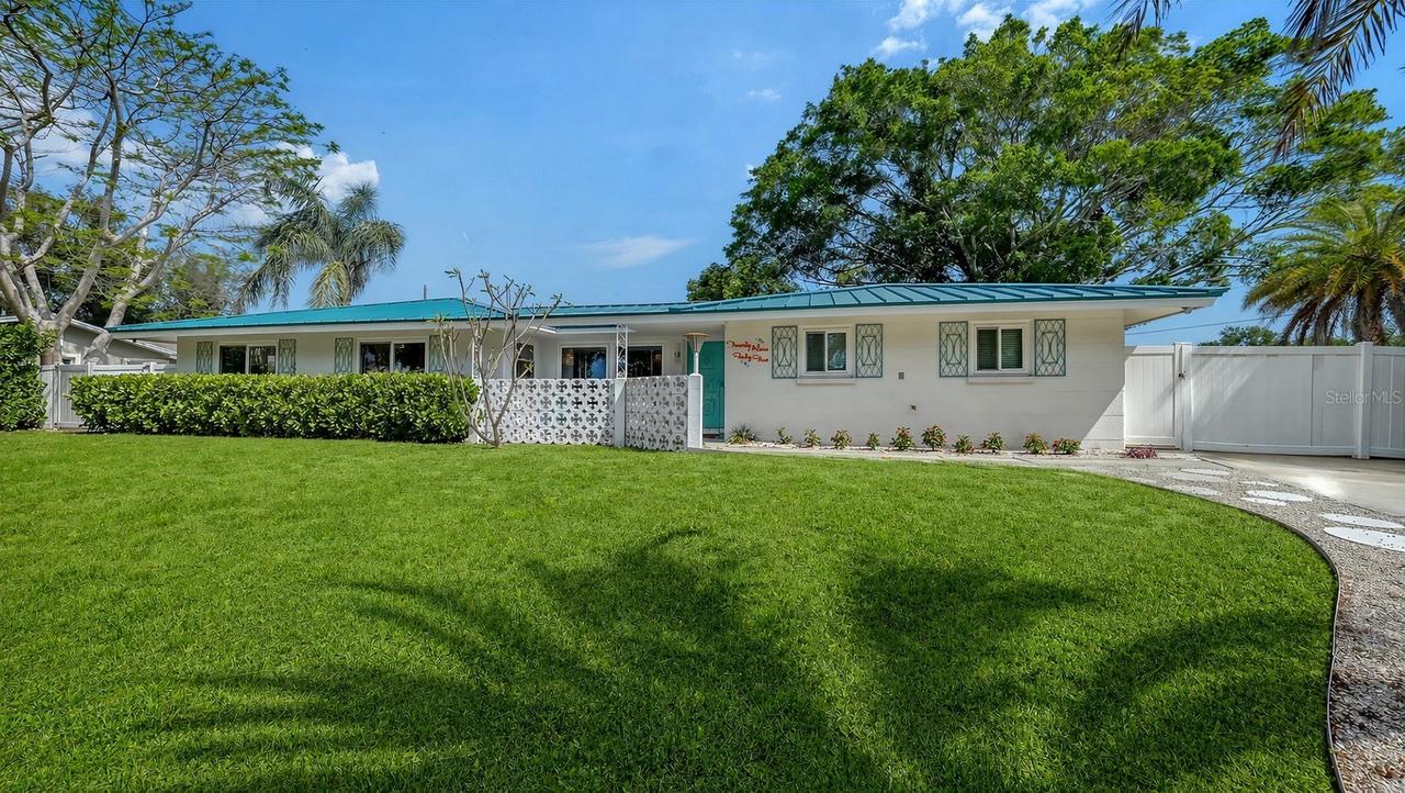 2945 Upper Tangelo Dr., Sarasota, FL 34239