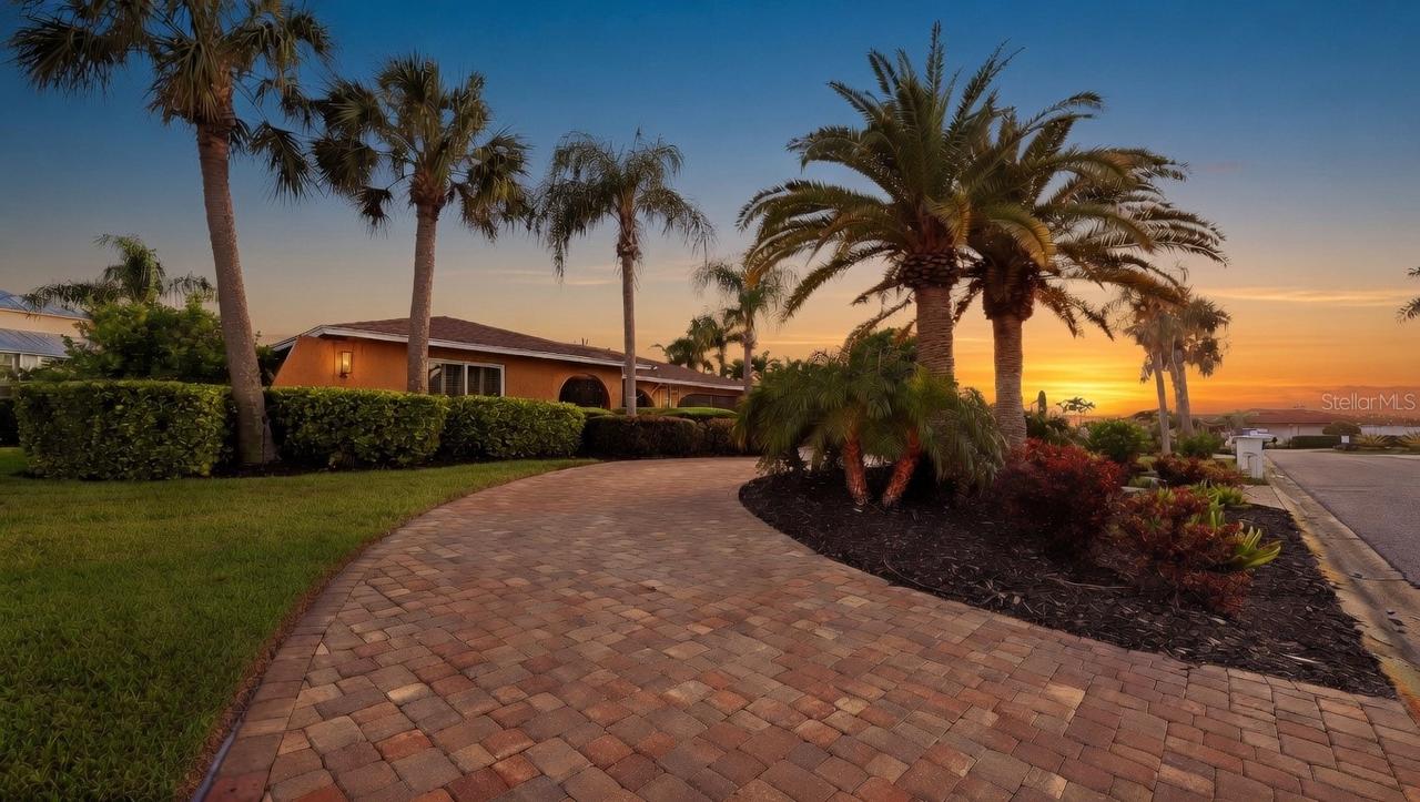 7137 Westmoreland Dr., Sarasota, FL 34243