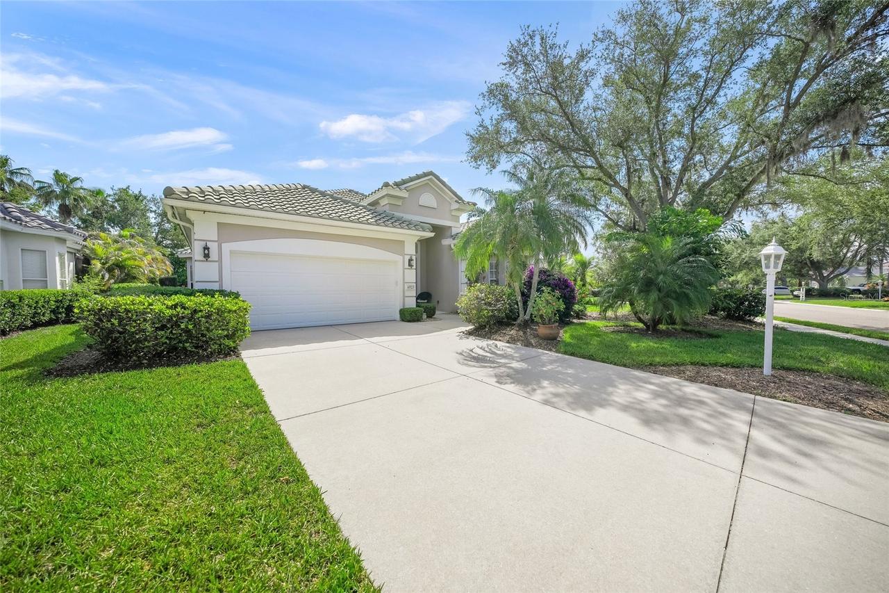 6923 Lennox Pl., University Park, FL 34201