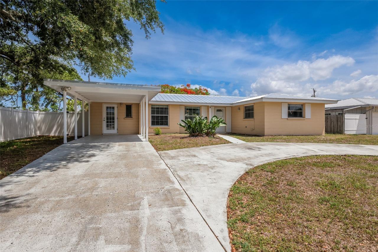 1717 Joyce St., Sarasota, FL 34231