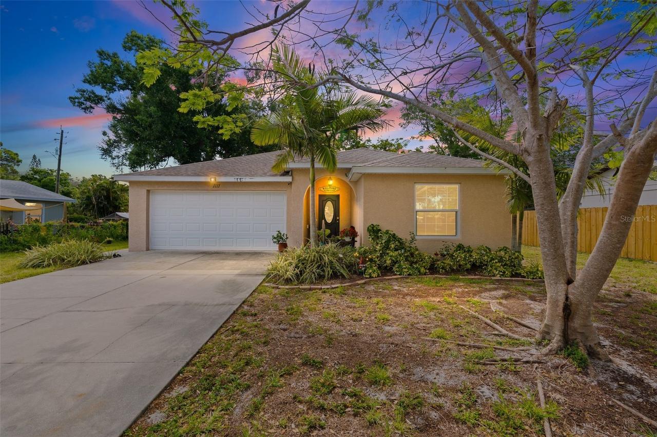 1111 38th St., Bradenton, FL 34205