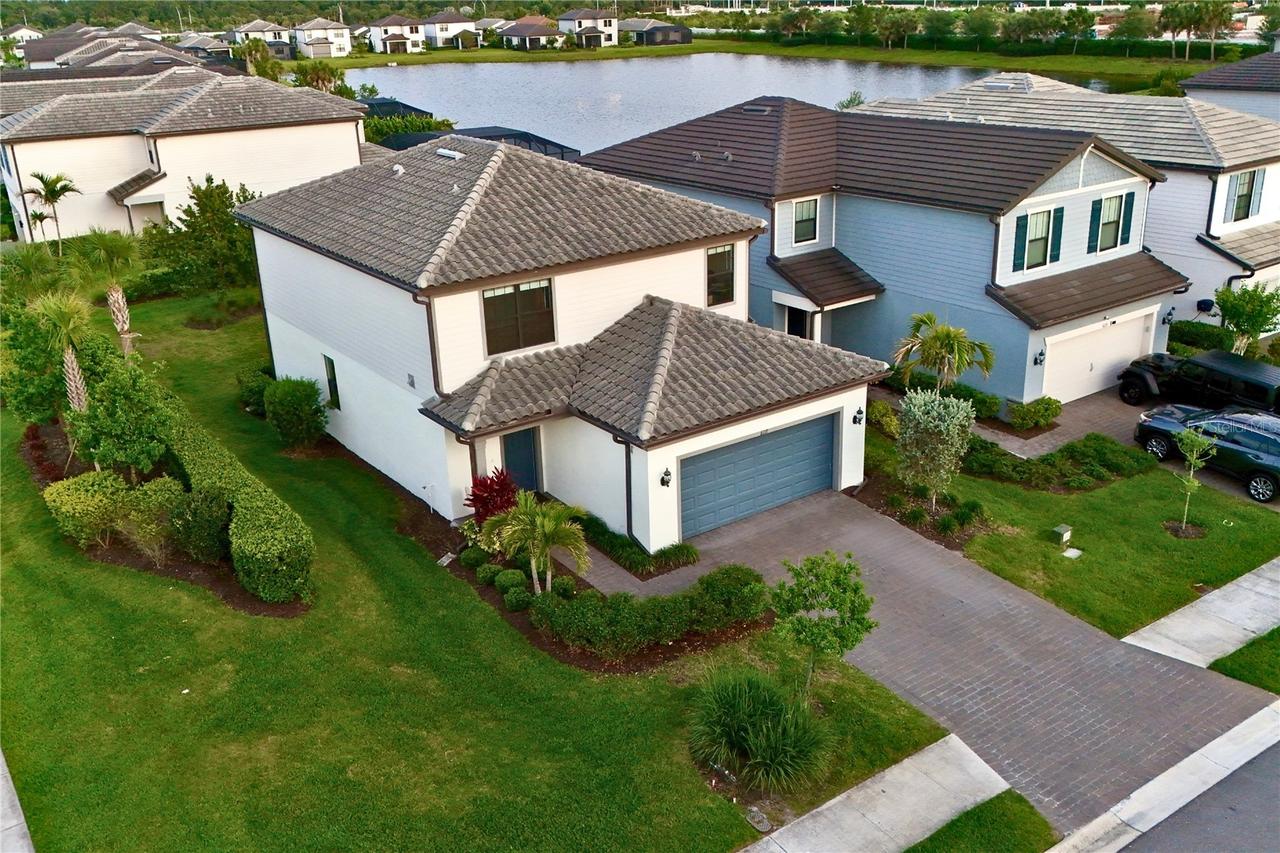 6111 Bluestar Ct., Lakewood Ranch, FL 34211