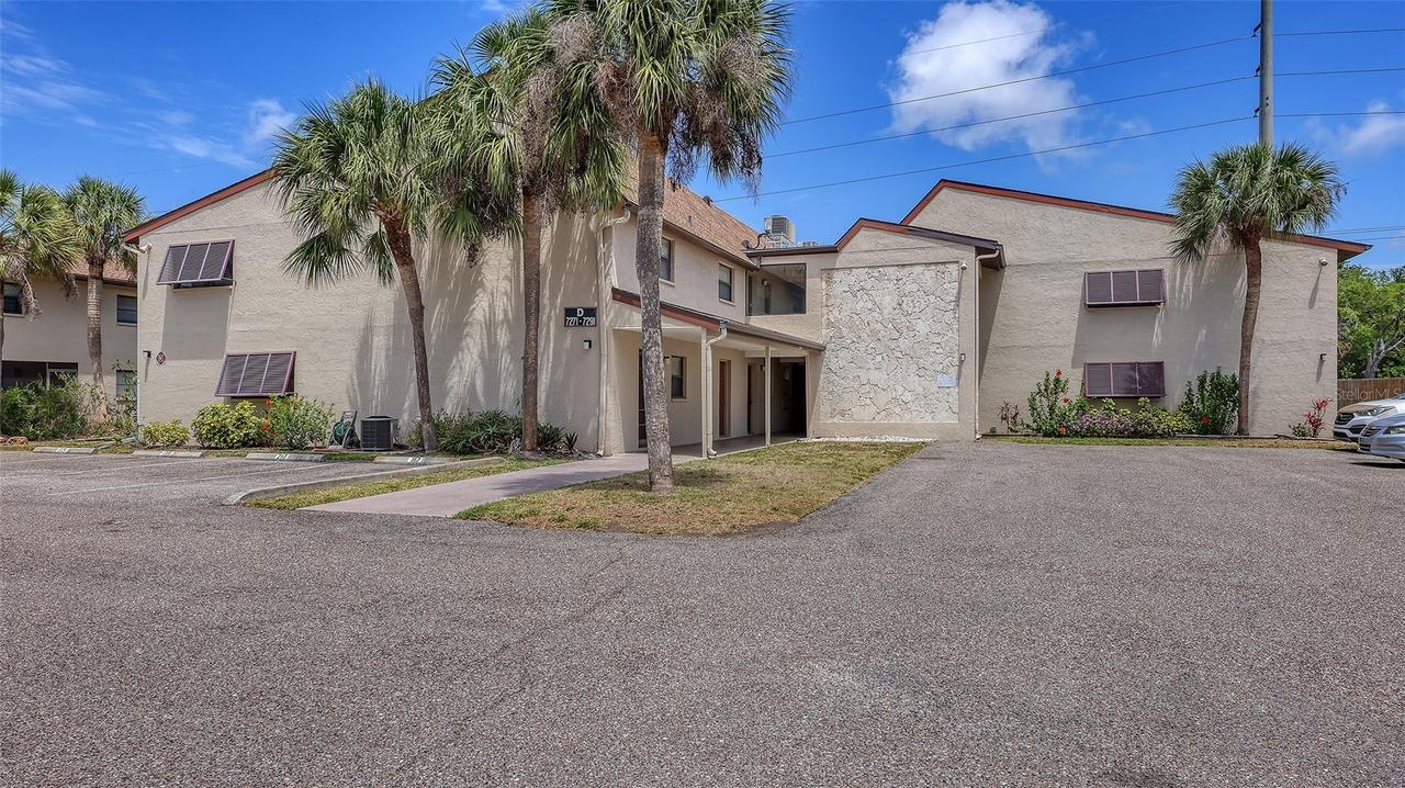 7291 Cloister Dr. #222, Sarasota, FL 34231