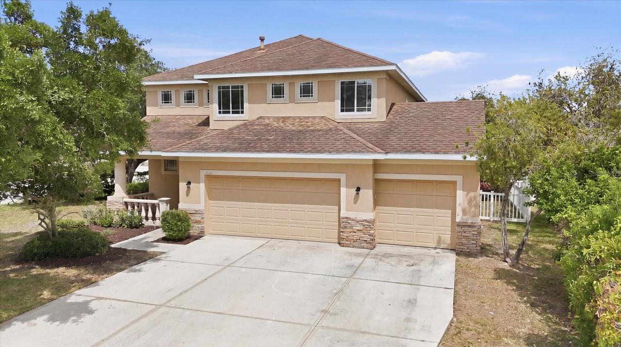 4266 67th Avenue Cir., Sarasota, FL 34243