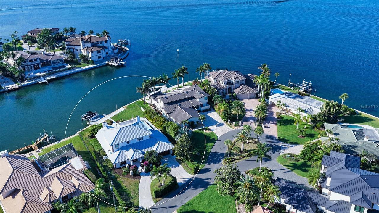 7689 Cove Ter., Sarasota, FL 34231