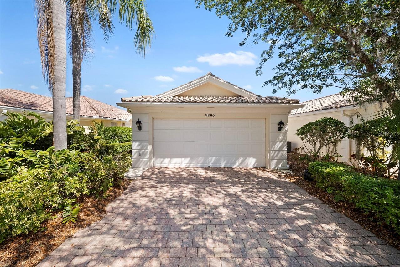 5860 Helicon Pl., Sarasota, FL 34238