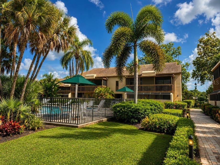 3033 Willow Green #10, Sarasota, FL 34235