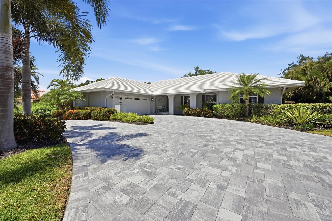 408 Yacht Harbor Dr., Osprey, FL 34229
