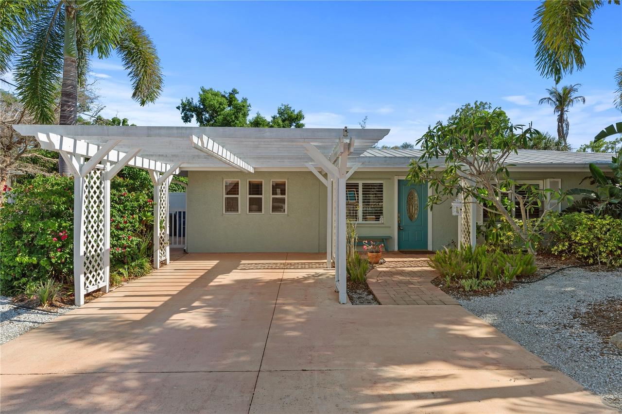 7860 Holiday Dr., Sarasota, FL 34231